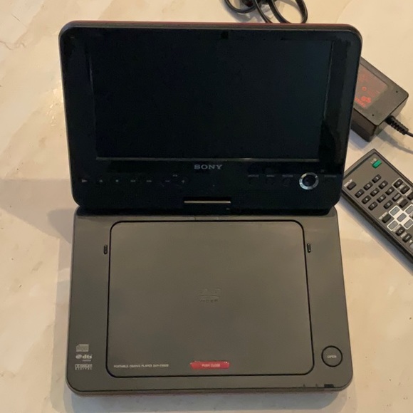Sony Portable CD DVD Player DVP-FX820 With AC Adapter & Remote Control Red - Picture 7 of 16